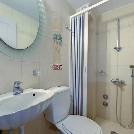 エリノン テア ホテル