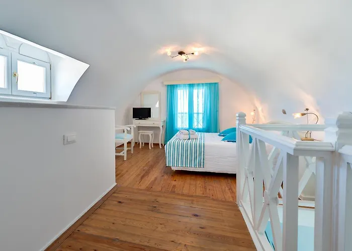 Ellinon Thea Boutique Firostefani